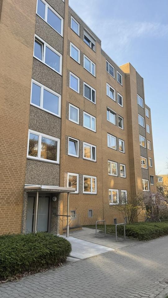 Helle 4 Zimmer Wohnung, gut angebunden, in Hannover-Ahlem