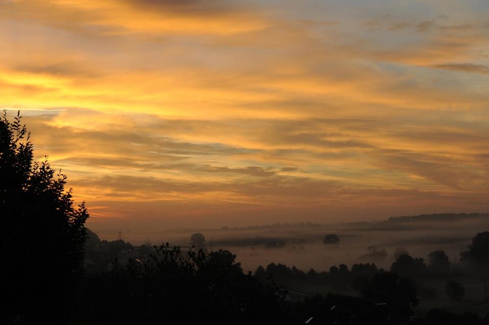 Großzügiges Ein- bis Zweifamilienhaus mt 8.197 qm Grund, PV-Anlage, Wald und Panoramablick – Bild 34