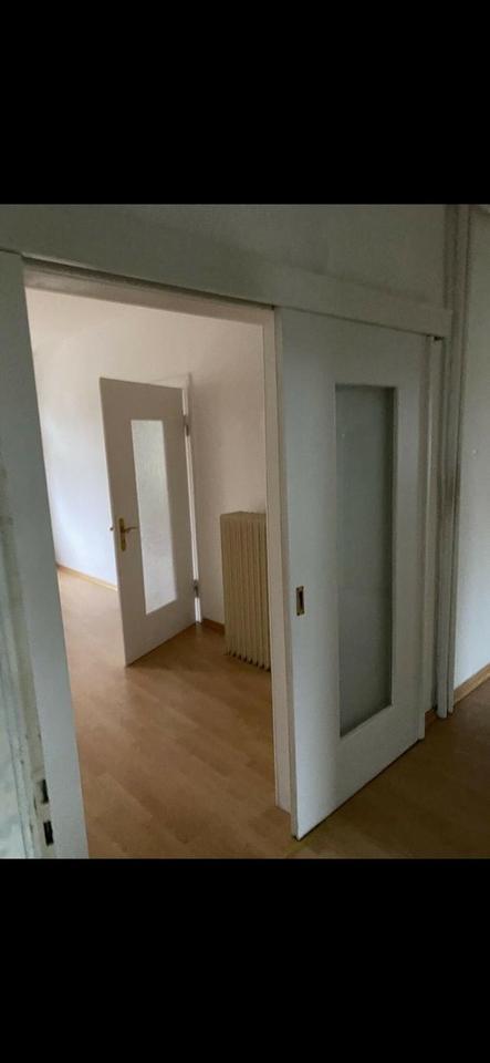 Großzügige 4 Zimmer Wohnung, 120qm frisch saniert – Bild 9