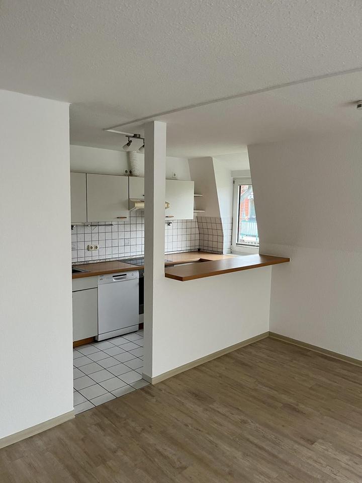 Top geschnittene Dachgeschosswohnung mit Balkon und Stellplatz direkt am Oldenburger Stadtpark – Bild 6