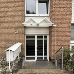 Helle Dachgeschosswohnung mit Tiefgaragenstellplatz