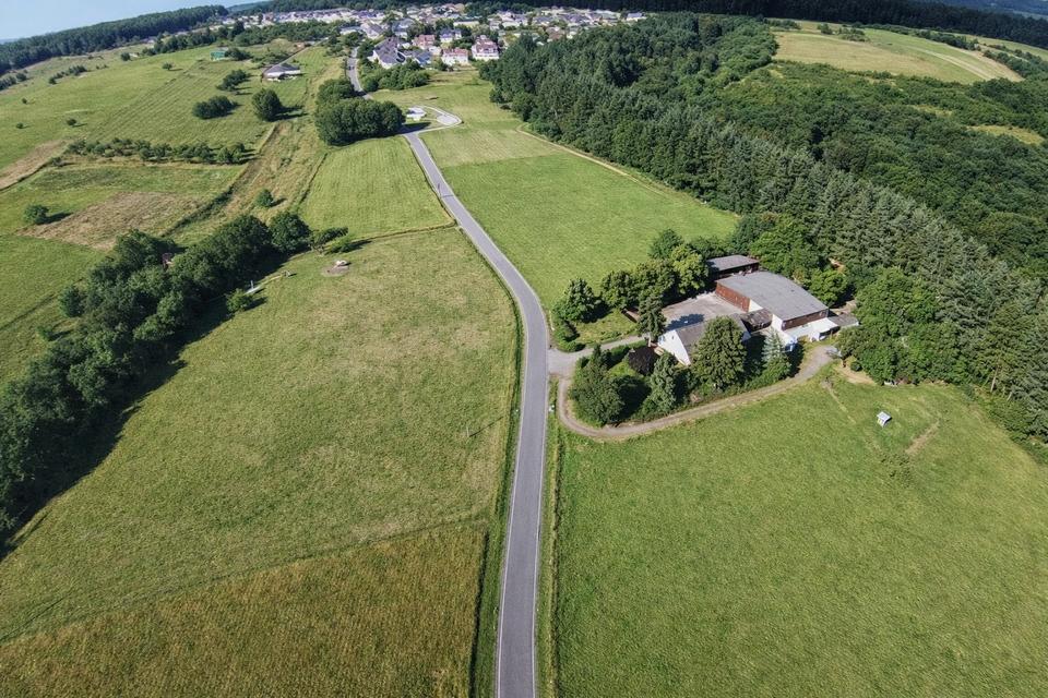 Großzügiges Bauernhaus in einzigartiger Alleinlage – Bild 3