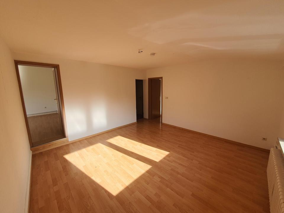 Panten - Sehr schöne renovierte 3 Zimmer Wohnung ab sofort zu vermieten – Bild 2