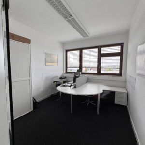 Büroraum zu vermieten – Ideal für Freiberufler & kleine Unternehmen! Inkl. Reinigungsservice