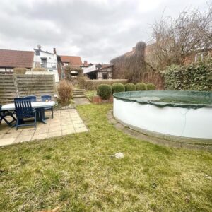 Provisionsfrei: Großes Familien-/ Mehrgenerationenhaus mit 284 m² mit großzügigem Garten