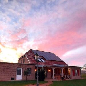 Repräsentatives Einfamilienhaus - Solar, Luftwärme in Niedersachsen, Nähe Ostfriesland und Nordsee