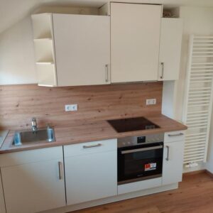 Helle kompl. renovierte 3-Zi.Wohnung mit neuer Einbauküche