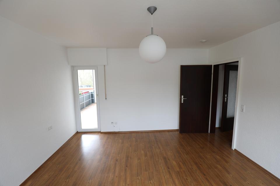 3 Zimmer Wohnung am Waldrand Balkon Stellplatz Einbauküche – Bild 14