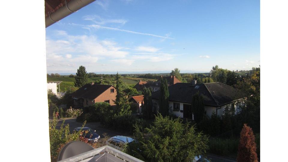 Weintor-Unicorn: 102m² Panorama | Haus-Charakter | 2 Bäder + Balkone | 66cm Wand | Garage – Bild 22