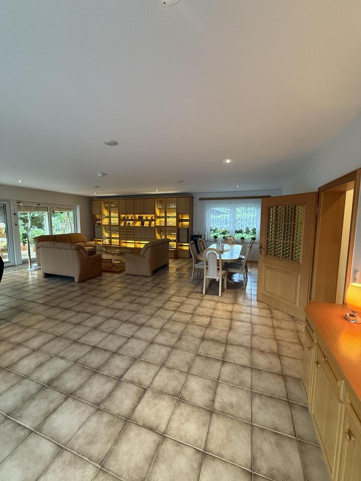 Großzügiges Einfamilienhaus mit Garten, Doppelgarage & vielseitigen Nutzungsmöglichkeiten – Bild 26