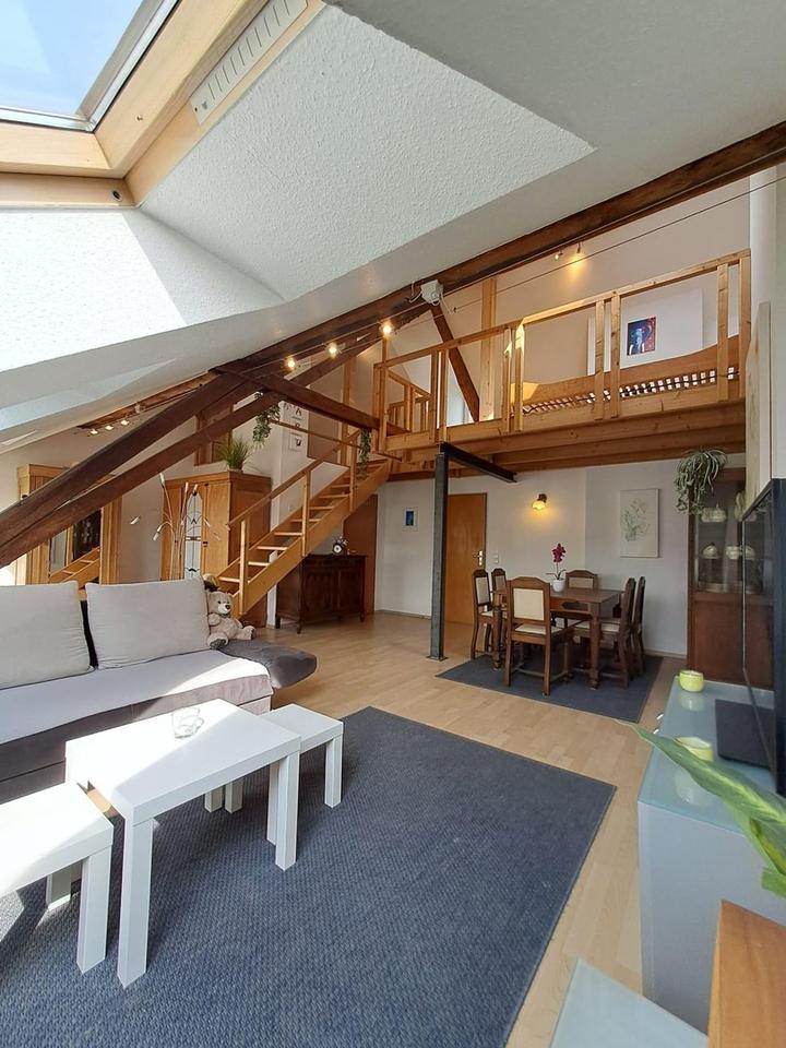 Von Privat: tolle Loft-ähnliche Maisonettewohnung mit Dachterrasse – Bild 2