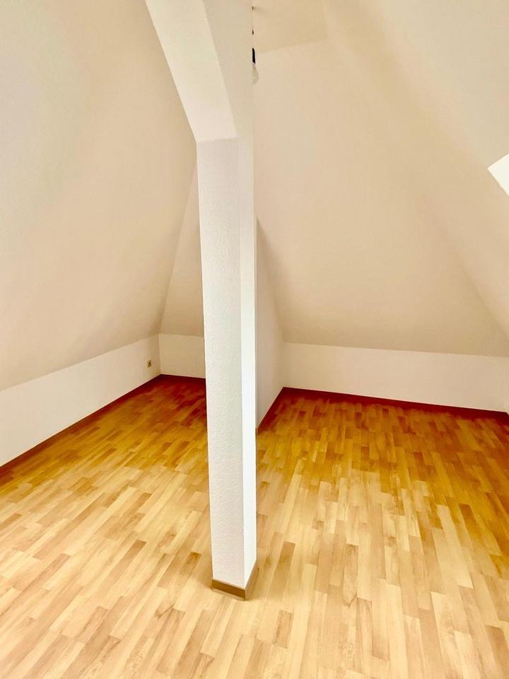 Helle 4 Zimmer DG-Wohnung in Stuttgart Ost – Bild 6