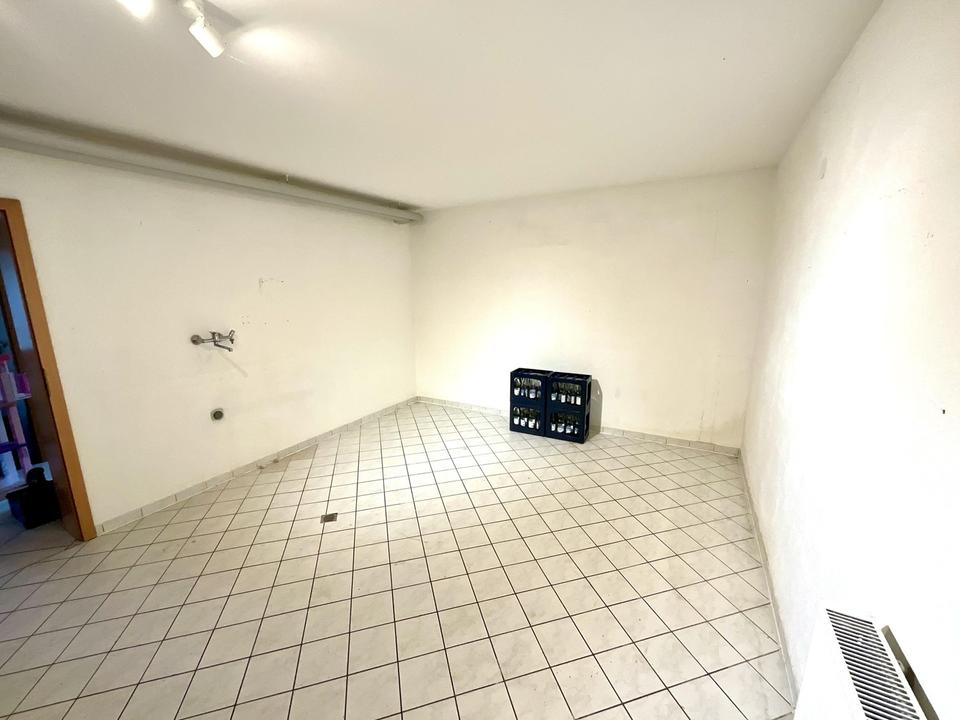 Großzügiges Ein- bis Zweifamilienhaus mt 8.197 qm Grund, PV-Anlage, Wald und Panoramablick – Bild 27