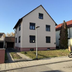 Modernisiertes Zweifamilienhaus + Wärmepumpe 2023 + 2 Wohnungen + Ausbaupotenzial