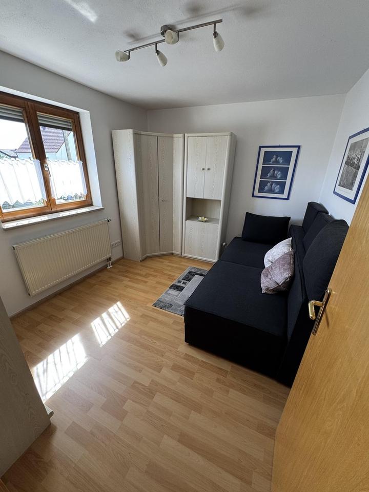 Platz für die ganze Familie! Traumhafte Doppelhaushälfte mit Blick ins Grüne – Bild 18