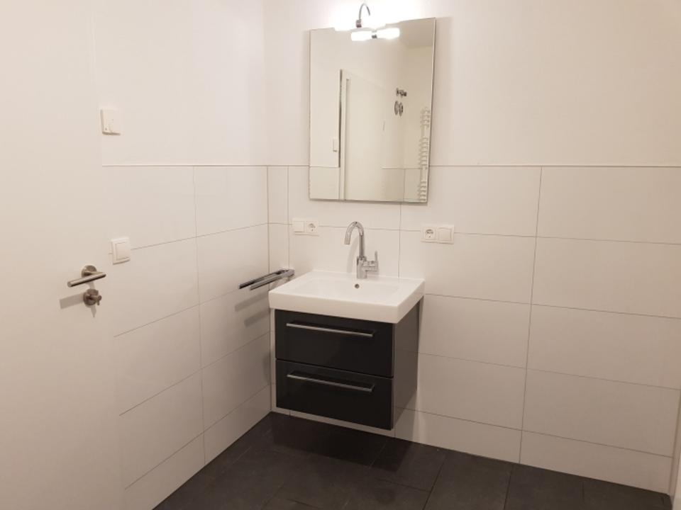 Sofort frei! Kernsanierte moderne 1-Zimmer-Loftwohnung ruhige Altstadtlage ohne Stellplatz – Bild 2