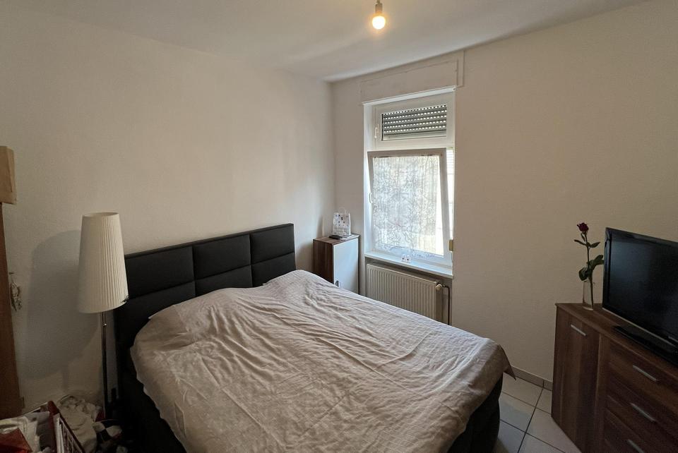 3-Zimmer-Wohnung in Stilaltbau mit EBK (WG möglich) – Bild 3