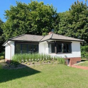 Provisionsfrei: Renovierter Bungalow mit Ausbaupotential auf 702m² Endgrundstück, Parklage