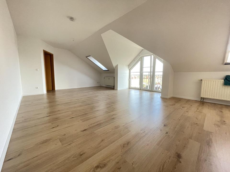 Wunderschöne Dreiraumwohnung mit Weitblick- frisch renoviert – Bild 3