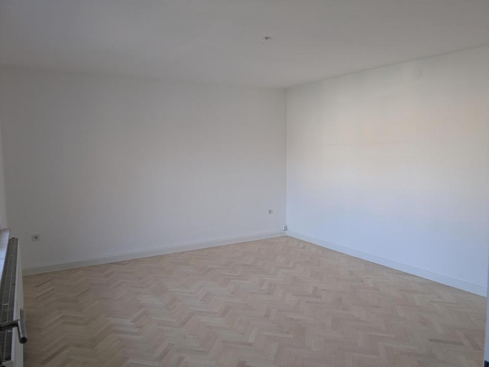 WG möglich, 5 Zimmer, 3 Bäder, 140 m2 Haus Wohnung Großostheim, Balkon, voll ausgestatteter Küche – Bild 7