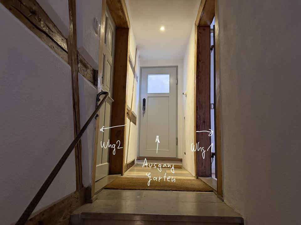 Haus mit zwei Wohneinheiten und einem separaten großen Garten – Bild 3