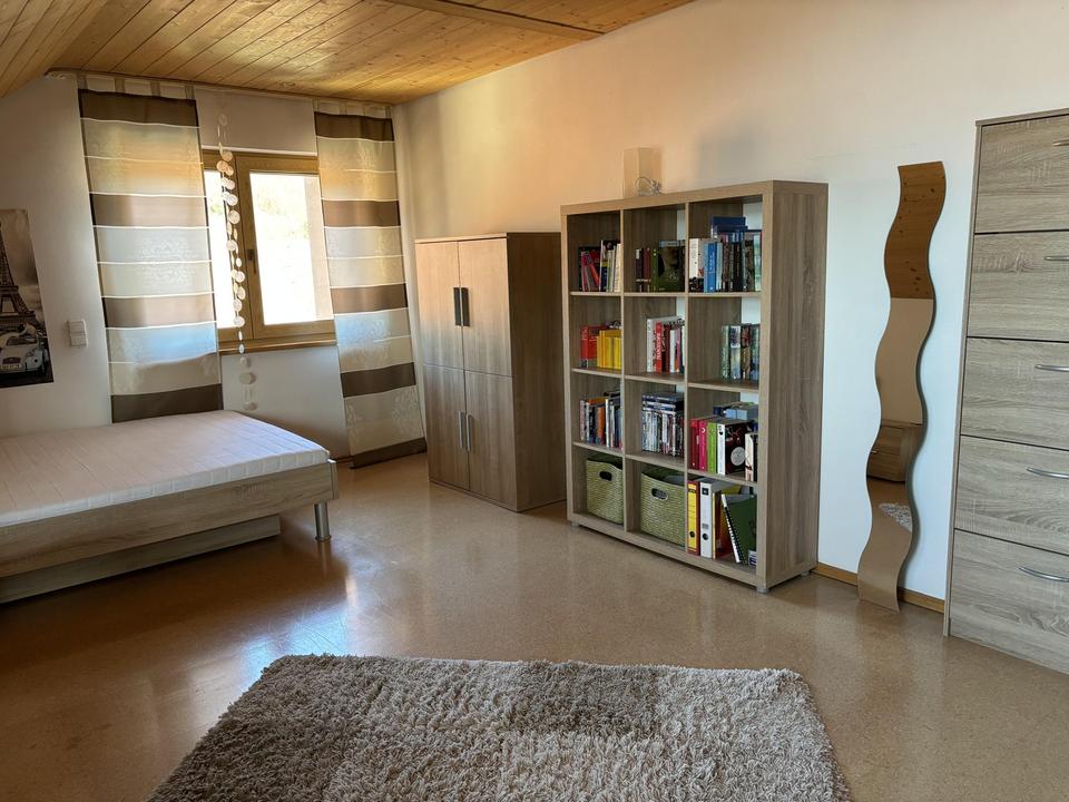 Charmante 3-Zi.-Whg. im DG mit offener Küche, Kachelofen, Carport – Bild 16