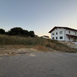 Vollerschlossenes großes Baugrundstück in Rohr – Für Traumhaus oder Investitionsprojekt!