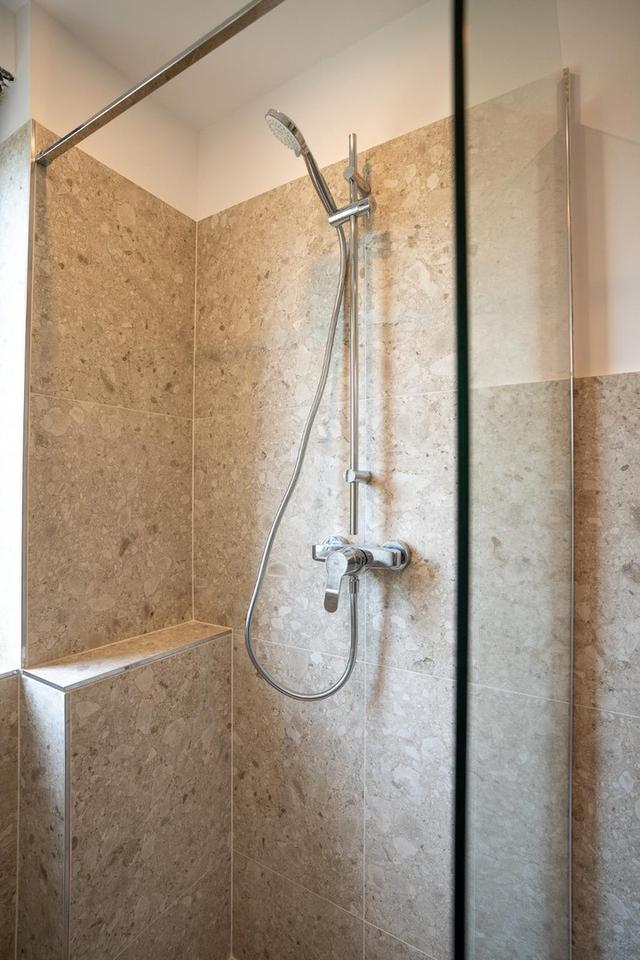 Modernes, möbliertes WG-Zimmer in Nürnberg mit Internet – Bild 4