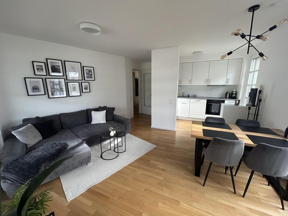 Traumhafte 3-Zi-Wohnung mit 2 Bädern, EBK und Süd-West-Balkon – Bild 2