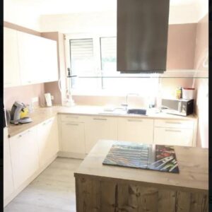 Wohnung wie ein eigenes Haus in Göttschied 180 qm - Einbauküche