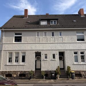 Frisch renovierte Wohnung im Zweifamilienhaus mit Garten direkt an der Regattabahn in DU-Wedau