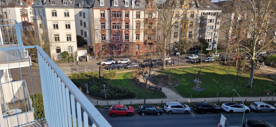 Westend-Nord: 3,5 -Zimmer-Wohnung mit Skyline-Blick – Bild 5