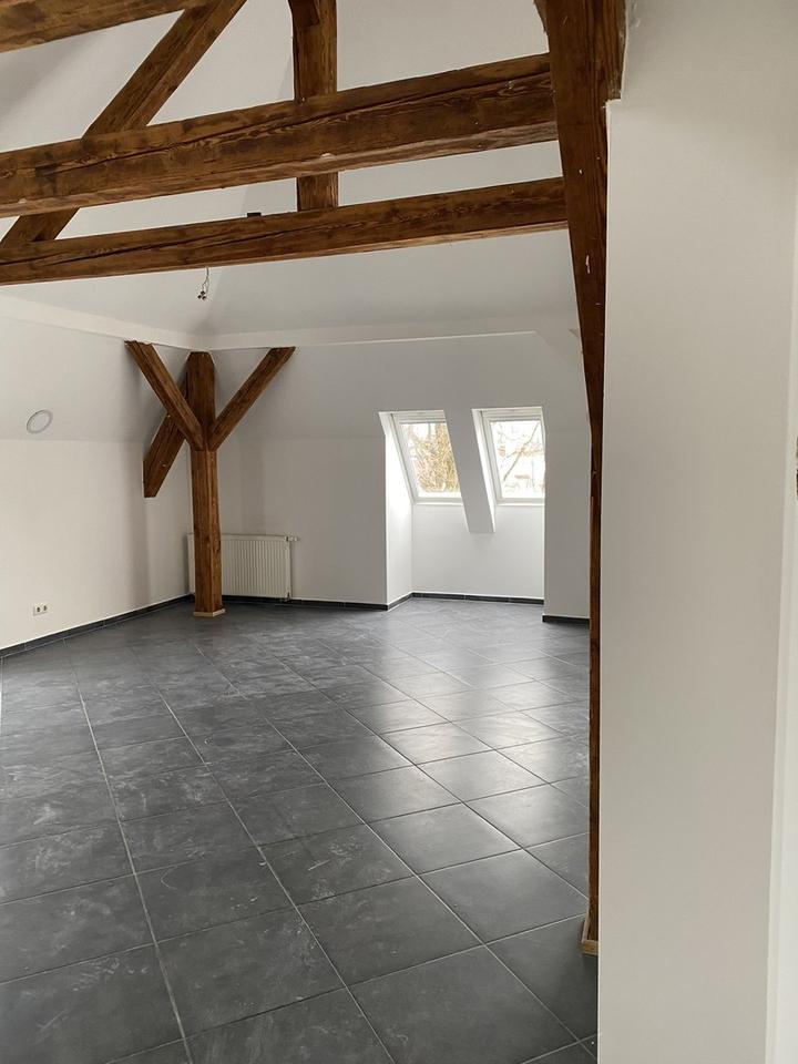 Tolle, große Dachgeschoßwohnung in Augsburg-Göggingen nähe Wertach – Bild 2