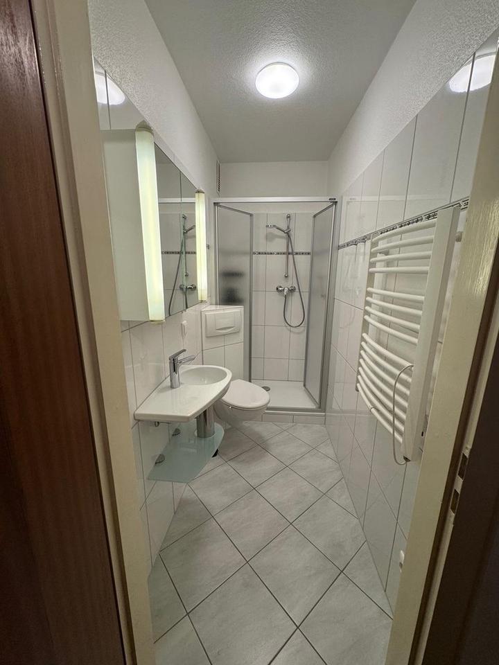 Solide Kapitalanlage: vermietete Etagenwohnung (Staffelmietvertrag), provisionsfrei – Bild 12