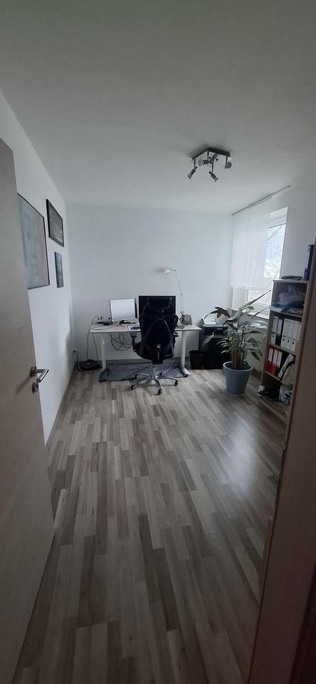 Helle 3-Zimmer-Wohlfühloase mit modernem Flair & Balkon – Bild 4