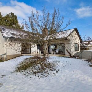 Bungalow mit großem Grundstück ruhig und verkehrsgünstig gelegen