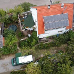 Energetisch saniertes Haus mit Garten und Garage