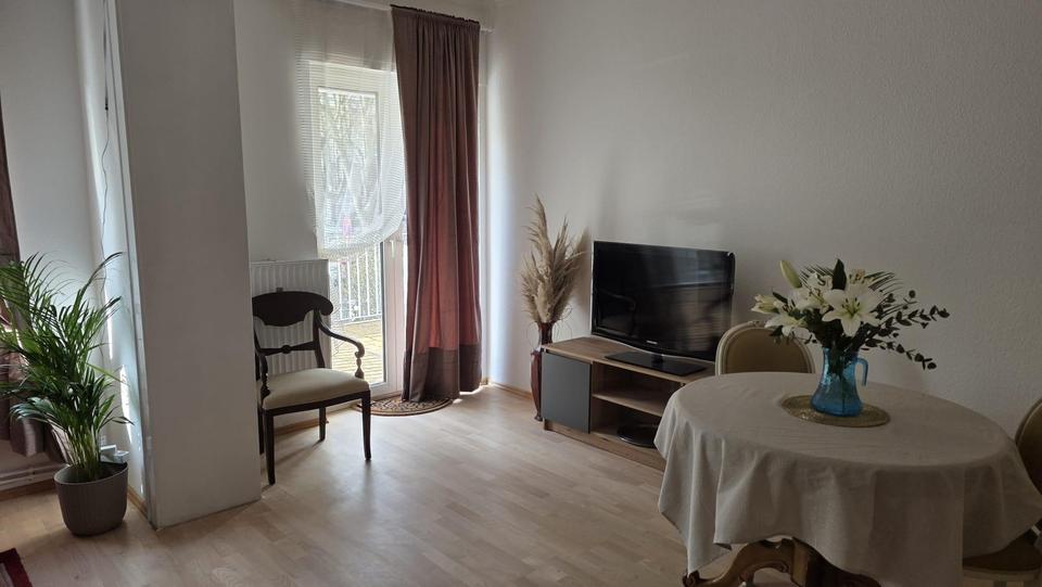 „Helle 2,5-Zimmer-Wohnung mit Balkon und Garten in zentraler Lage“ – Bild 11