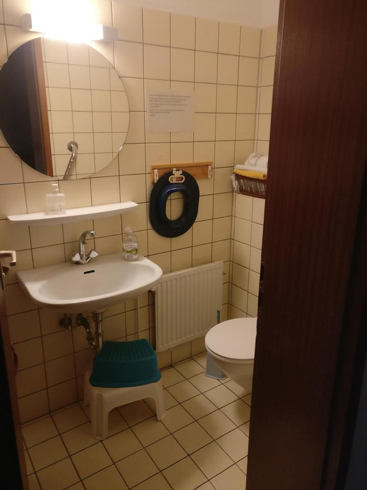 Großes Wohnhaus ehemals Pfarrhaus – Bild 8