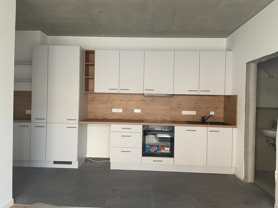 Neubau 2026 | 2-Zi | Balkon (SZ+WZ) | EBK | A+ Energie | Parkett | Aufzug – Bild 3