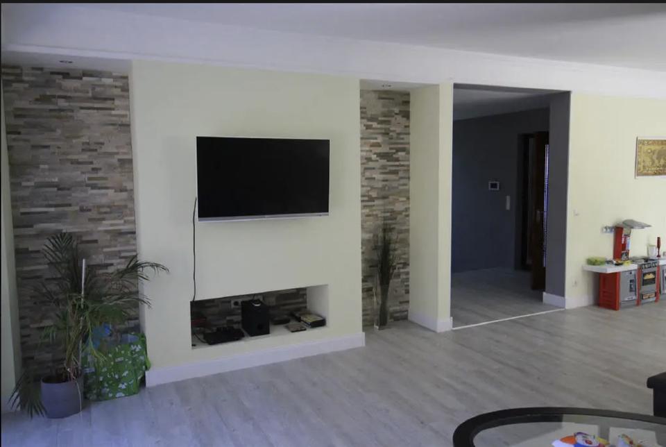 Wohnung wie ein eigenes Haus in Göttschied 180 qm - Einbauküche – Bild 6