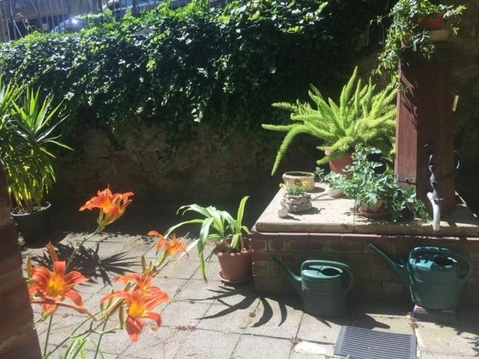 Gepflegtes Stadthaus mit Garten und Terrasse – Bild 39