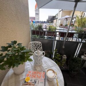 Jugendstil in perfekter Lage (möbliert zur Untermiete)