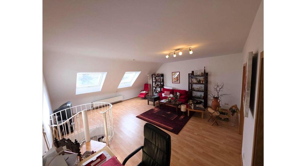 Weintor-Unicorn: 102m² Panorama | Haus-Charakter | 2 Bäder + Balkone | 66cm Wand | Garage – Bild 4