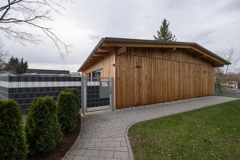 Neu renovierte 2 Zi-Whg m. Balkon voll möbliert mit Schwimmbad – Bild 16