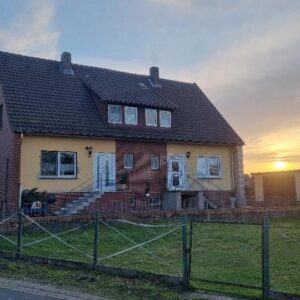 Ruhig gelegene Doppelhaushälfte sucht handwerkliche Hände