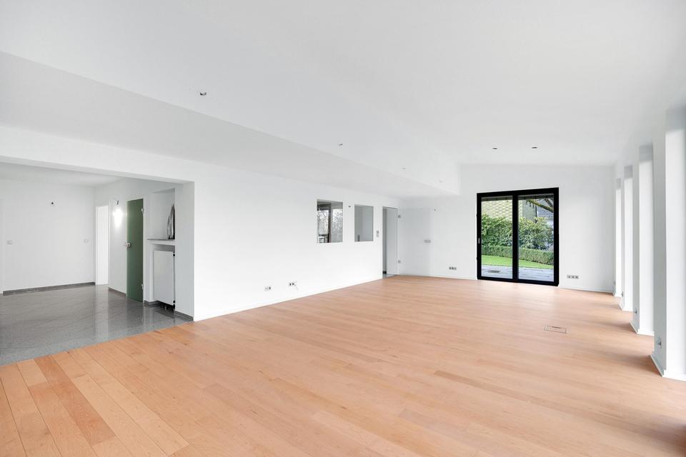 Großzügiges Einfamilienhaus mit 385 m² Wohnfläche und großem Grundstück in Halver – Bild 4