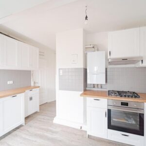 Im Herzen Lübecks: Altbau-Charme & Atelier-Flair, 4‑Z-DG mit neuer EBK