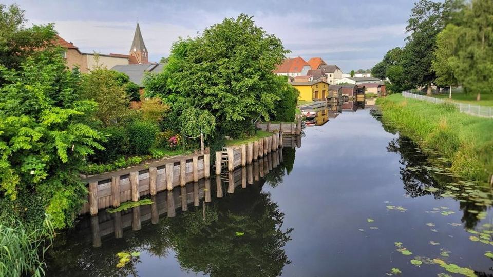 WASSERGRUNDSTÜCK - BOOTFAHREN BIS ZUR OSTSEE – Bild 2