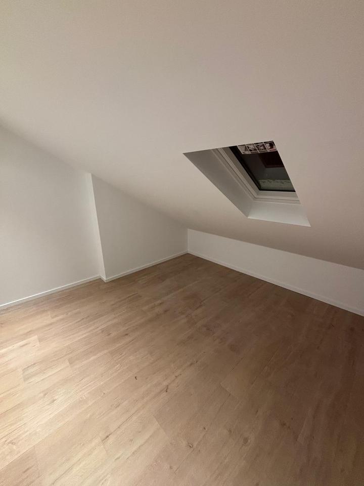 Zwei-Zimmer-Wohnung, EBK, Klima, Abstellraum – Bild 6